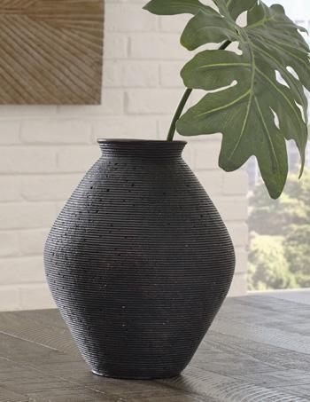 Hannela Vase